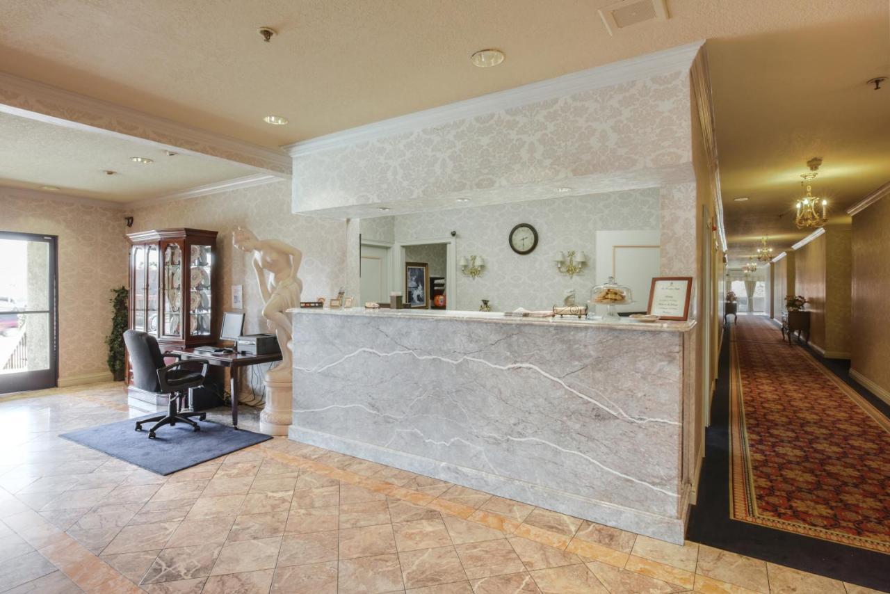 Carlyle Hotel 3*