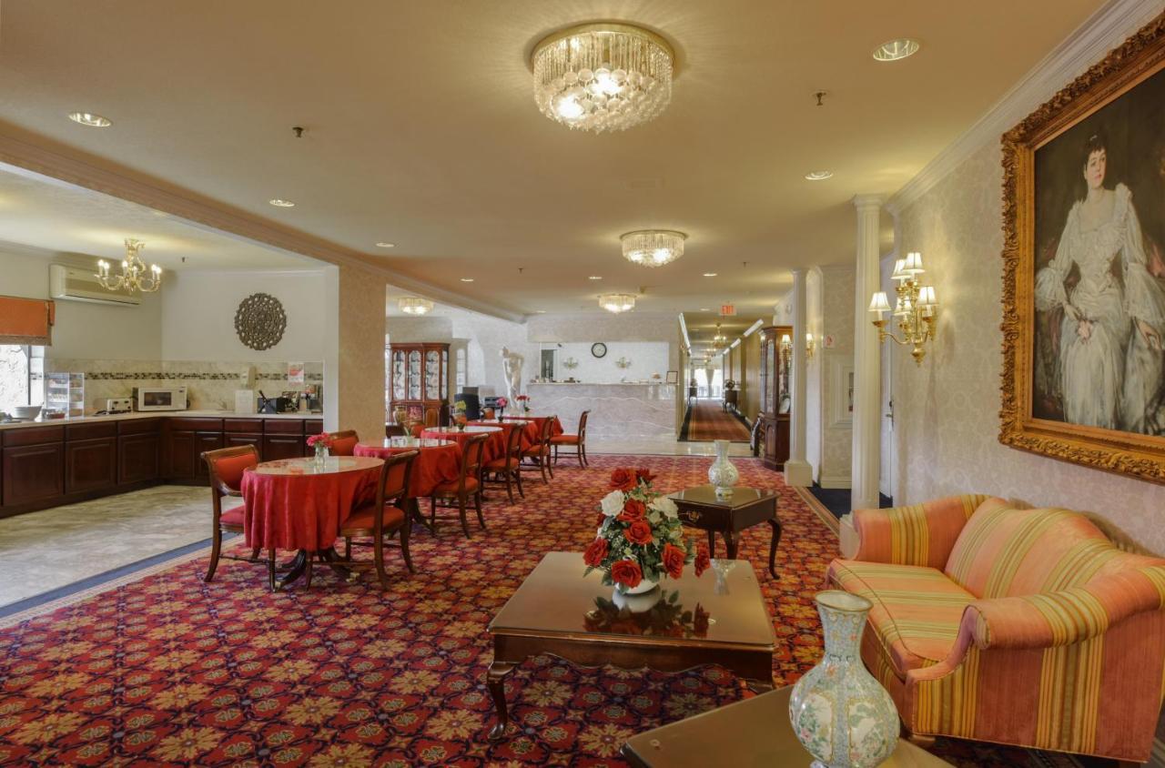 Carlyle Hotel