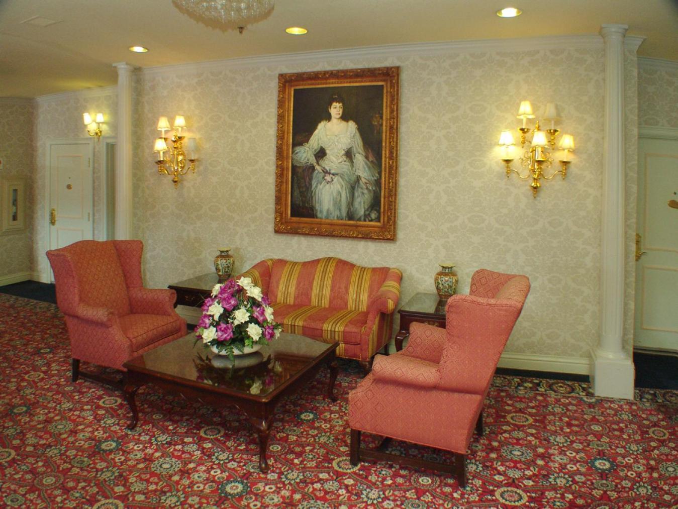 Hotel Carlyle Campbell