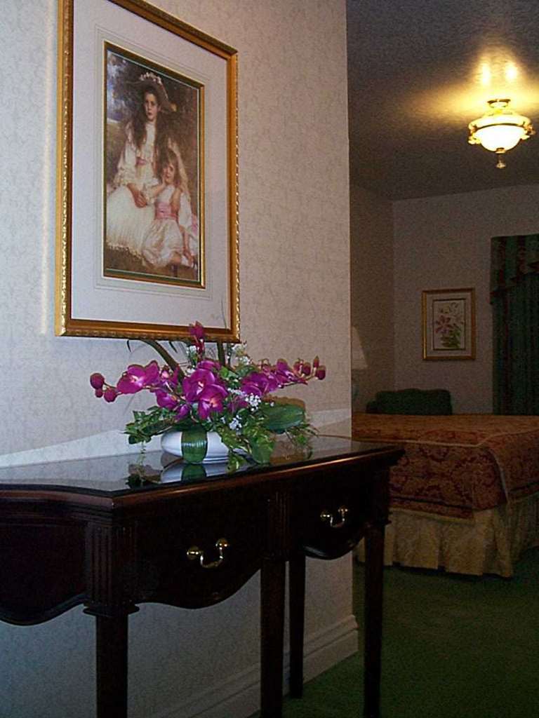 Carlyle Hotel Campbell